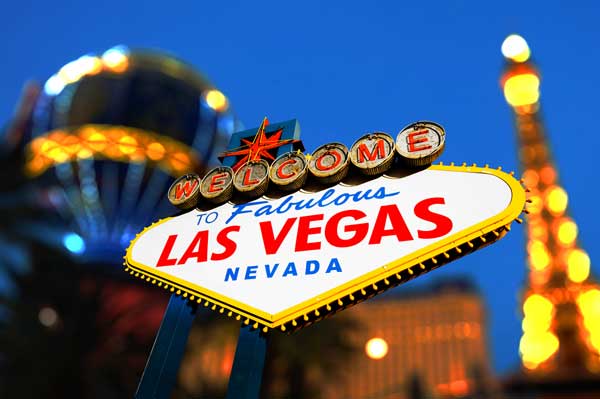 Top 10 Reasons People Move to Las Vegas and Buy a Home