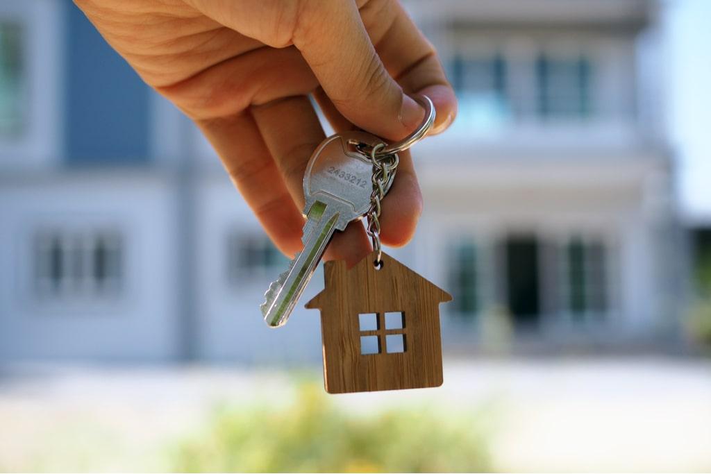 Essential Questions to Ask Before Signing the Lease