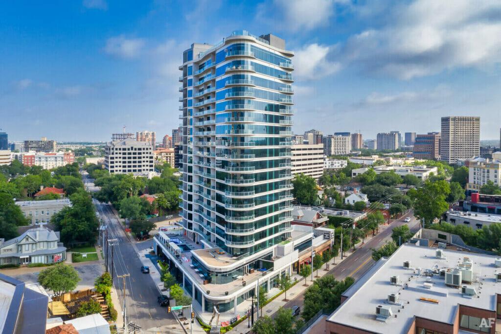 Investment Opportunities: Navigating the High-Rise Condo⁤ Market